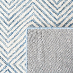 Safavieh Roslyn 353 Handtufted 100% Wool Rug Light Blue / Ivory ROS353M-5