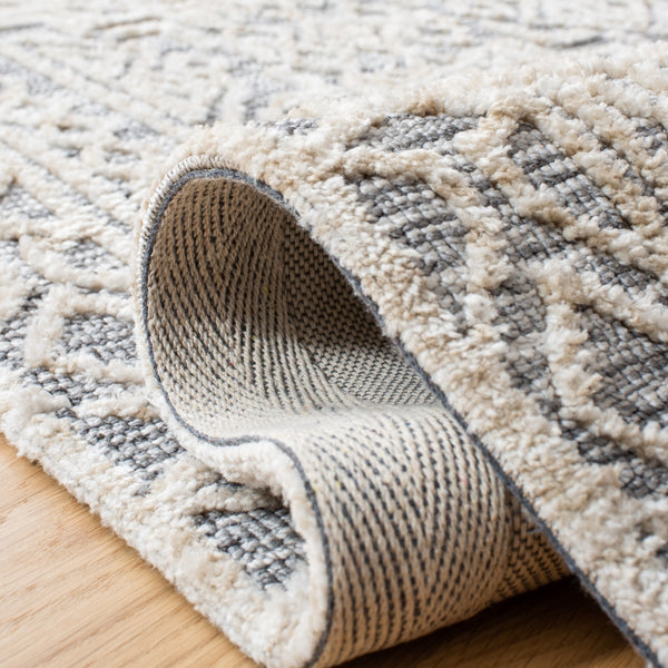 Roslyn Hand Loom Rug - Luxurious 80% Polyester & 20% Cotton, Soft Pile Height for Timeless Style
