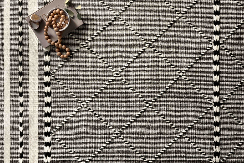 Loloi Sawyer SAW-01 86% Wool , 9% Cotton, 5% Other Fibers Pile Hand Loomed Contemporary Rug SAWYSAW-01BL0093D0