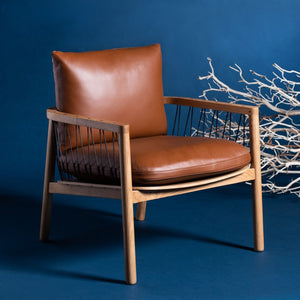 Caramel Mid-Century Leather Chair - Rustic Oak Accent Chair with Cozy Brown Leather Cushions