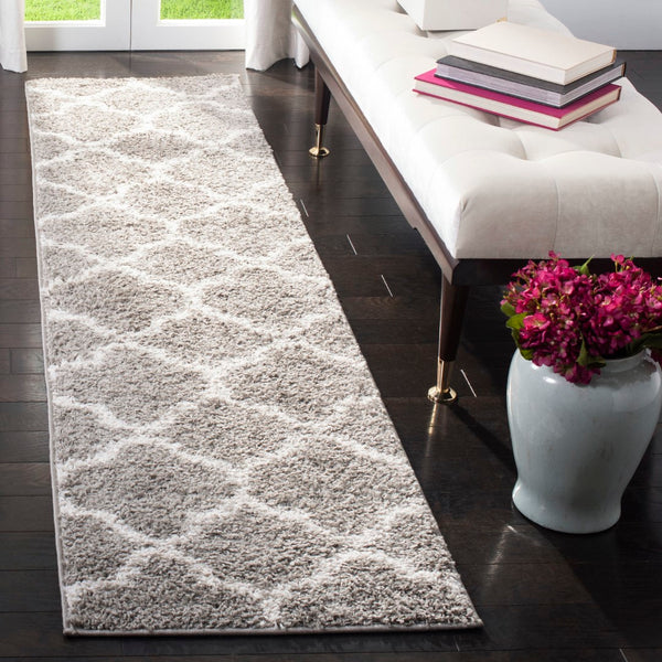 Safavieh New York Shag 168 Turkey Polypropylene Pile Rug SG168C-9