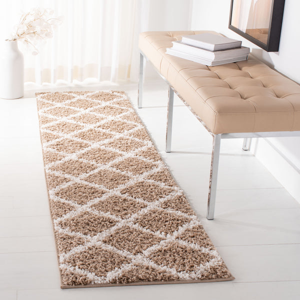 Safavieh New York Shag 169 Turkey Polypropylene Pile Rug SG169A-28