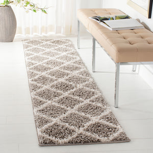 Safavieh New York Shag 169 Turkey Polypropylene Pile Rug SG169C-28