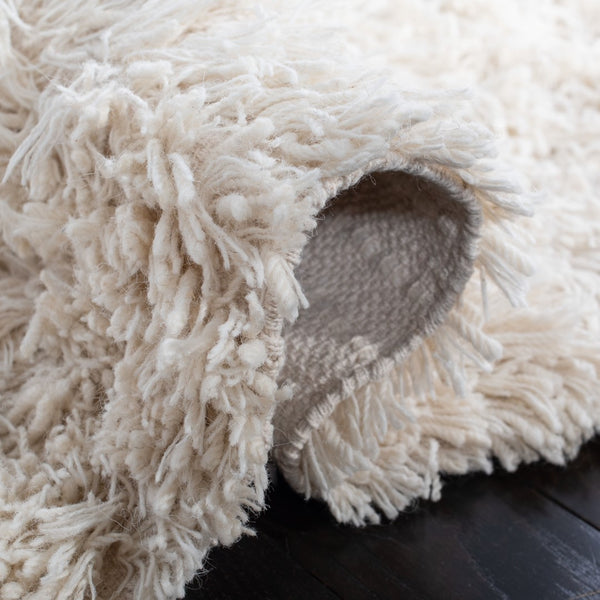Safavieh Carmel Shag Hand Woven 80% Wool and 20% Cotton Rug SG731A-4R