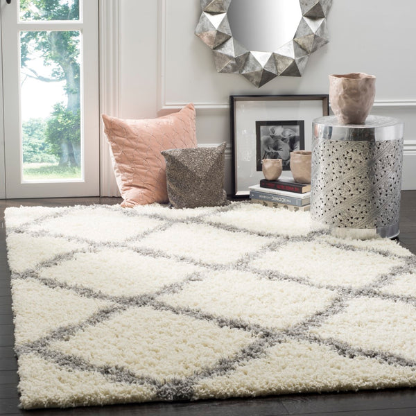 Safavieh Dallas Shag 257 Flat Weave Polypropylene Shag & Flokati Rug SGD257F-8SQ