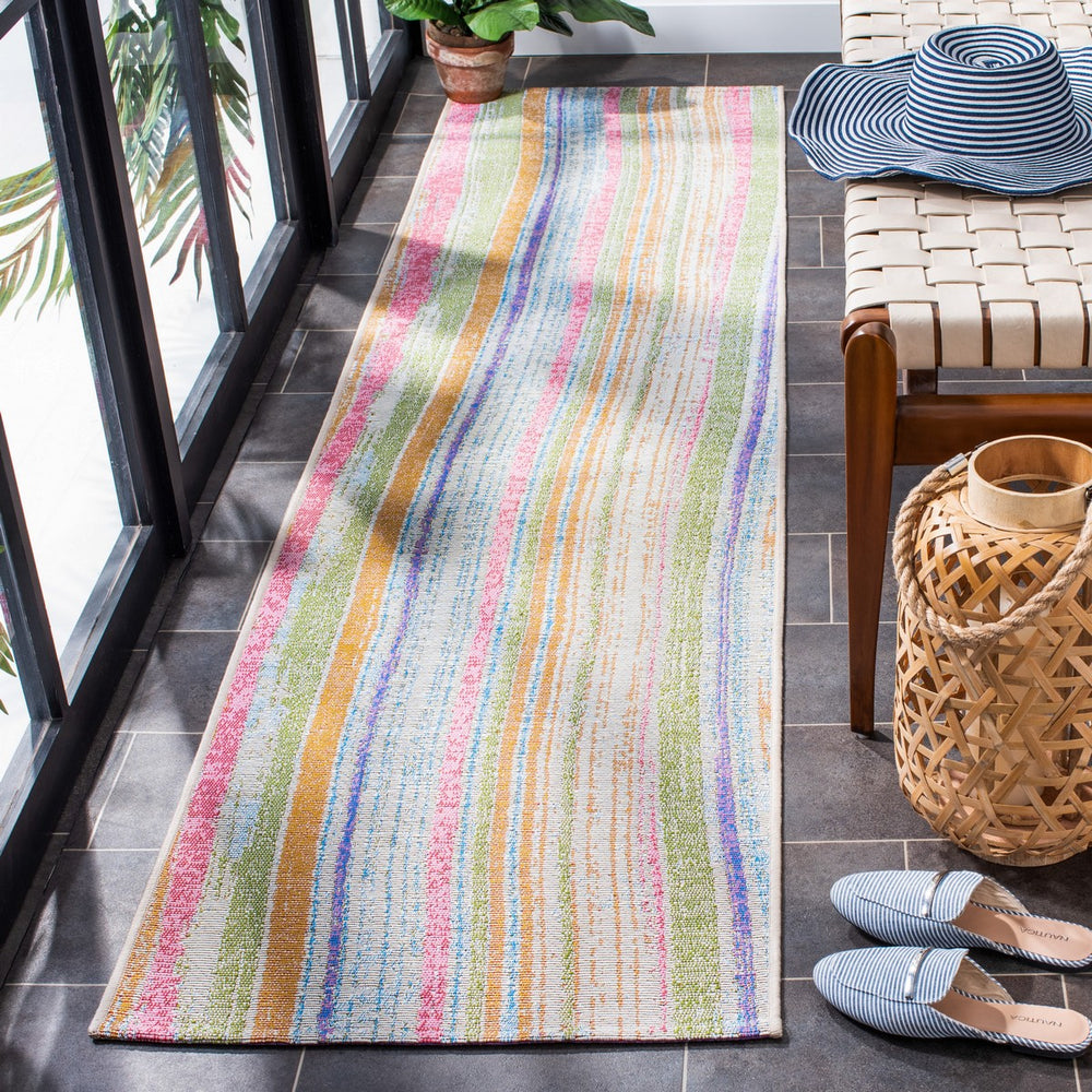 Safavieh Summer 496 Power Loomed 76% Polypropylene/23% Polyester/1% Backing Material Indoor/Outdoor Rug SMR496A-9