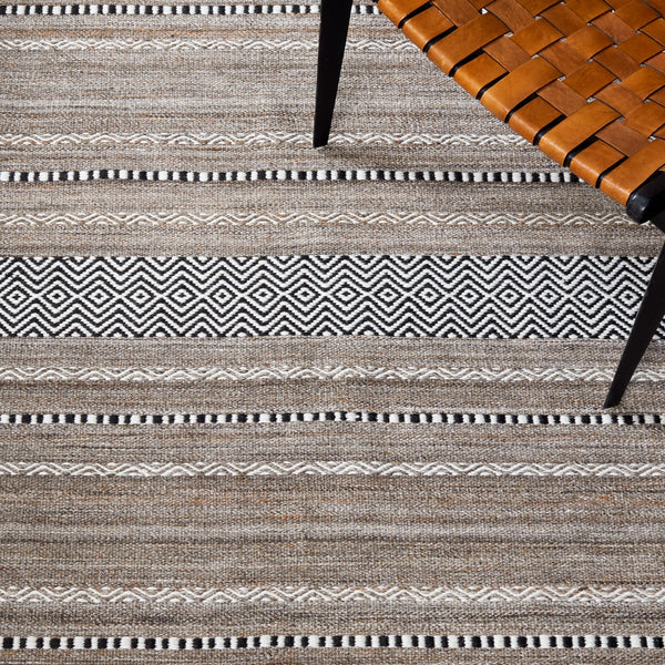 Safavieh Striped Kilim 101 Flat Weave Polyester Rug STK101Z-8