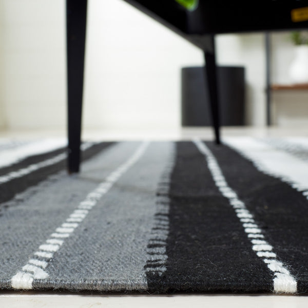 Safavieh Striped Kilim 103 Flat Weave Polyester Rug STK103Z-8