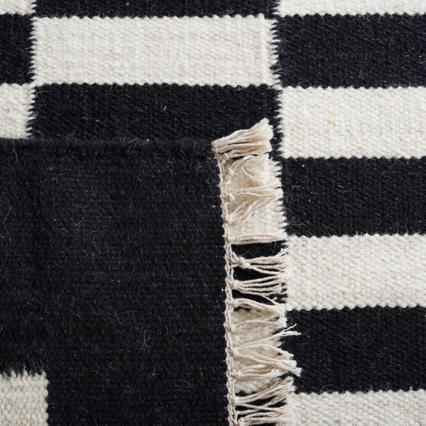 Safavieh Striped Kilim 805 Flat Weave 80% Wool/20% Cotton Contemporary Rug STK805Z-8