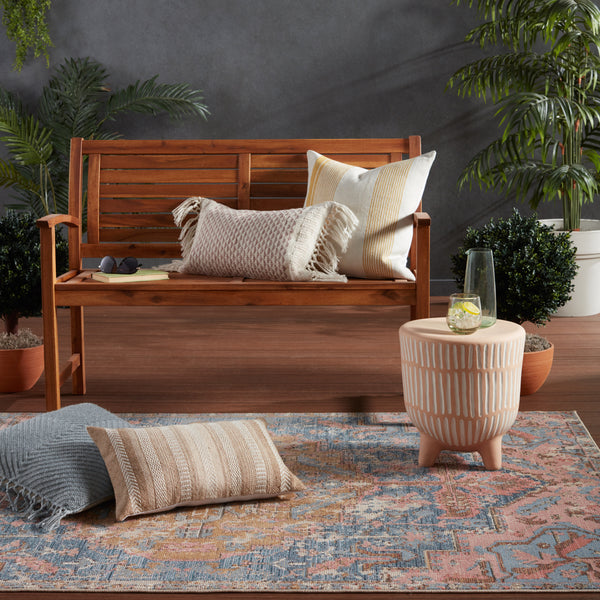 Jaipur Living Swoon Collection SWO02 Diem 78% Polyester 22% Polyester Shrink Machine Made Updated Traditional Medallion Rug RUG150710