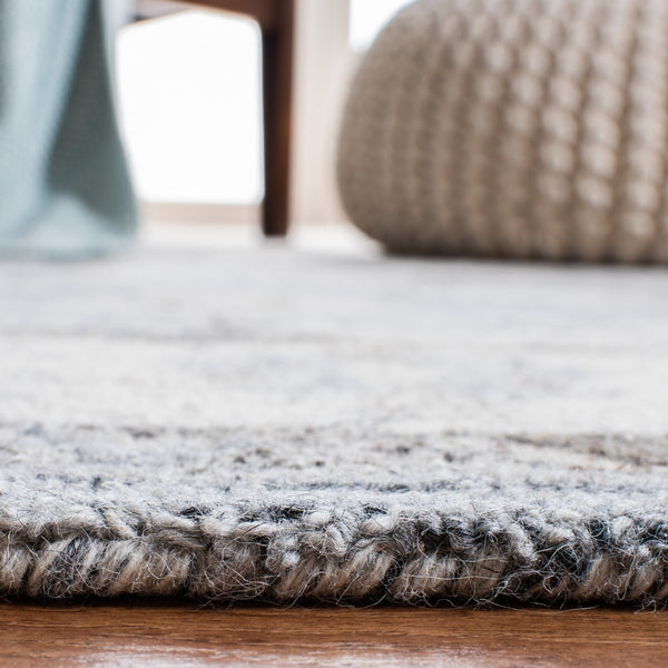 Safavieh Suzani 331 Hand Tufted Wool and Cotton with Latex Contemporary Rug SZN331A-8