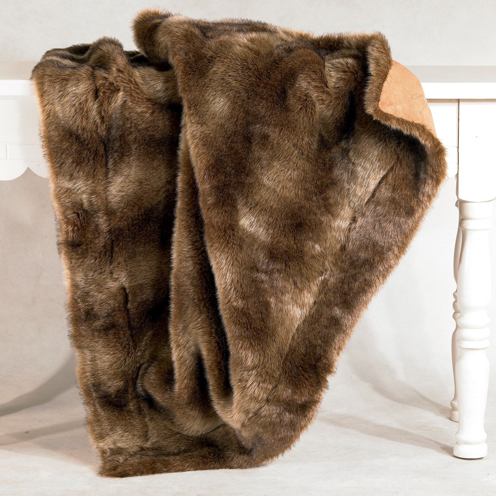HiEnd Accents Faux Wolf Fur Throw Blanket - Thumbnail 3