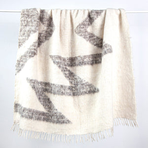 HiEnd Accents Maguey Throw Blanket TR8000 Natural, Tan 100% sheepswool 50x60