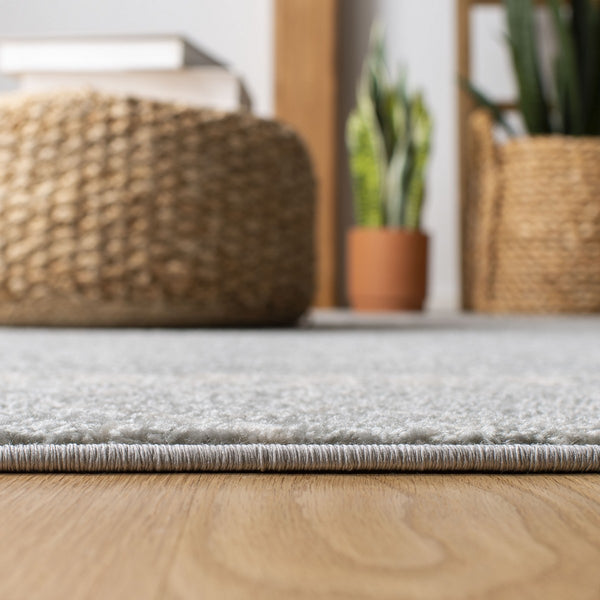 Tulum 229 Bohemian Power Loomed Polypropylene Pile Rug Light Grey / Ivory