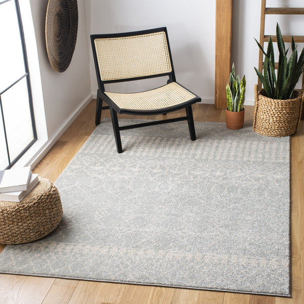 Tulum 229 Bohemian Power Loomed Polypropylene Pile Rug Light Grey / Ivory
