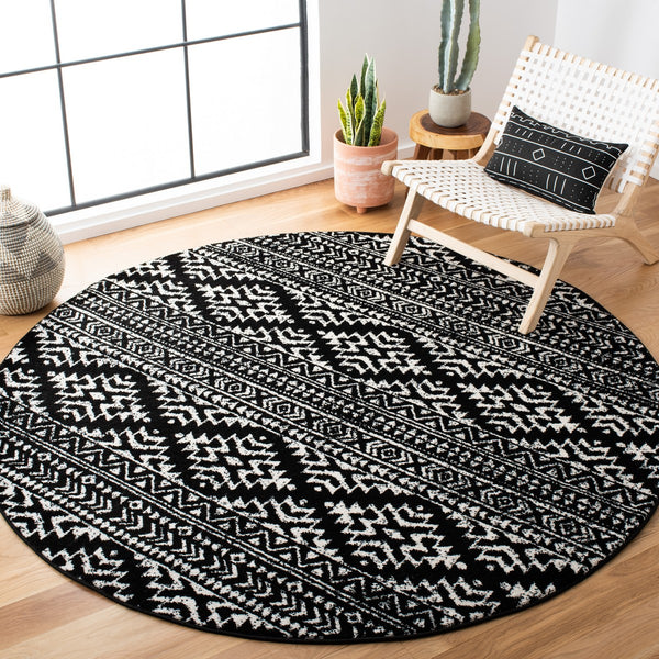 Tulum 272 Bohemian Power Loomed Polypropylene Pile Rug Black / Ivory