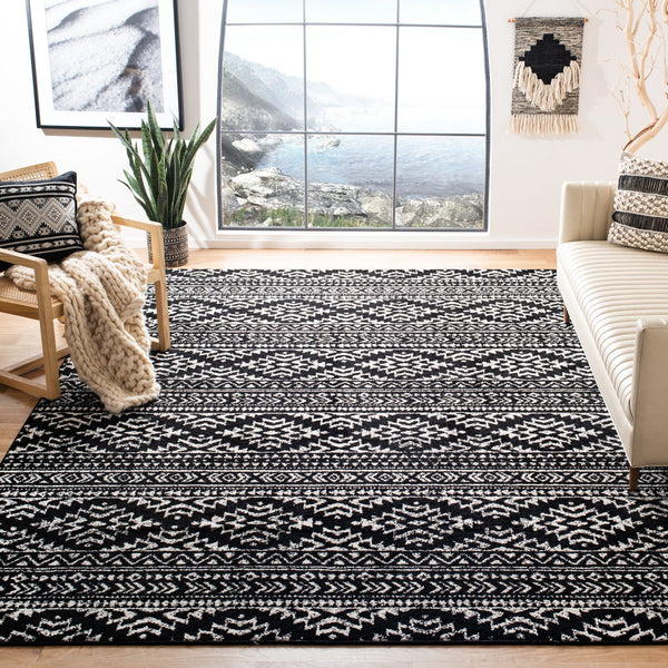 Tulum 272 Bohemian Power Loomed Polypropylene Pile Rug Black / Ivory