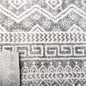 Tunisia 737 Bohemian Power Loomed 100 % Polyproplene Pile Rug Black / Ivory