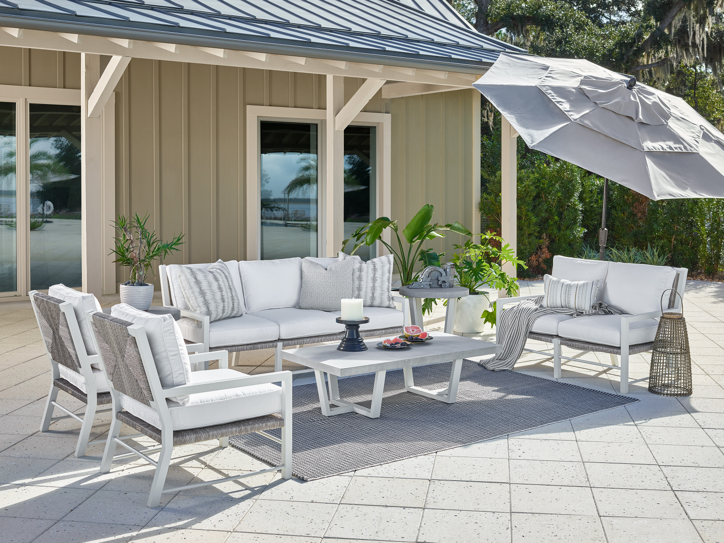Universal Furniture Coastal Living Outdoor Tybee Lounge Chair - Thumbnail 4