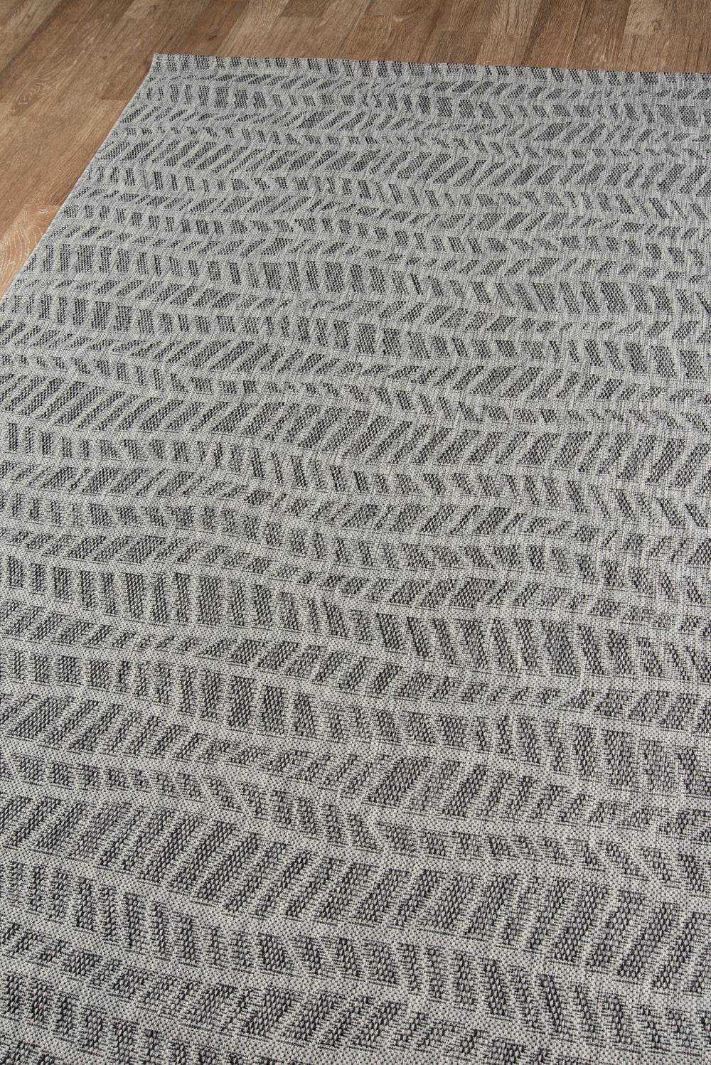 Momeni Novogratz Villa VI-05 Machine Made Contemporary Geometric Indoor/Outdoor Area Rug Grey 9'3" x 12'6" VILLAVI-05GRY93C6