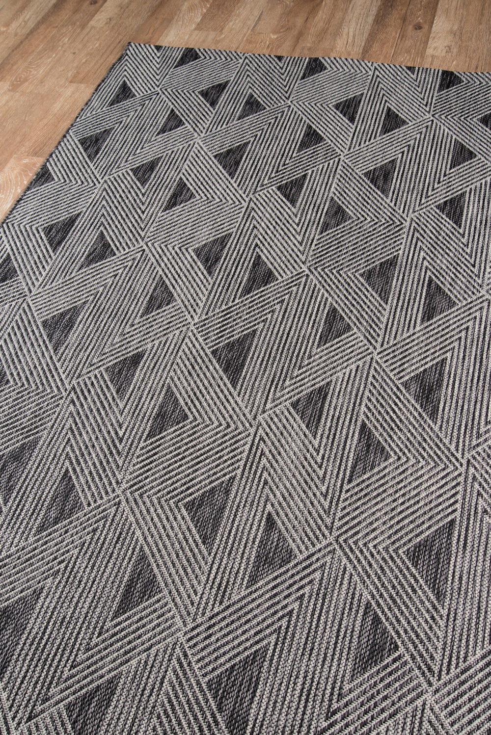 Momeni Novogratz Villa VI-06 Machine Made Contemporary Geometric Indoor/Outdoor Area Rug Charcoal 9'3" x 12'6" VILLAVI-06CHR93C6
