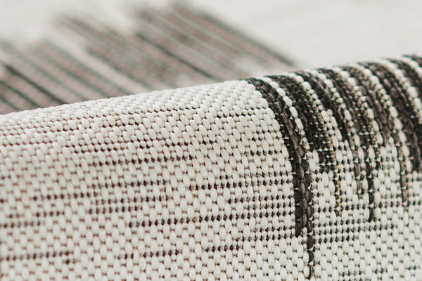 Momeni Novogratz Villa VI-12 Machine Made Transitional Geometric Indoor/Outdoor Area Rug Ivory 9'3" x 12'6" VILLAVI-12IVY93C6