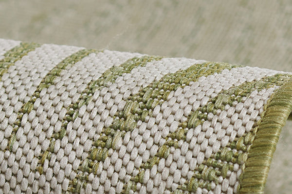 Momeni Novogratz Villa VI-14 Machine Made Transitional Leaves Indoor/Outdoor Area Rug Green 9'3" x 12'6" VILLAVI-14GRN93C6