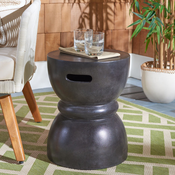 Haruki Indoor/Outdoor Modern Concrete Round 17.7 Inch H Accent Table