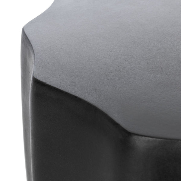 Jaslyn Indoor/Outdoor Modern Concrete Round 17.7 Inch H Accent Table