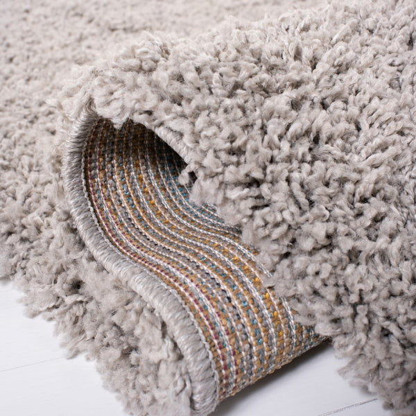 Safavieh Venus Shag 520 Power Loomed 61% Polypropylene/24% Jute/7% Polyester/8% Latex Shag & Flokati Rug VNS520E-8SQ