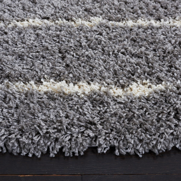 Safavieh Venus Shag 604 Power Loomed 61% Polypropylene/24% Jute/7% Polyester/8% Latex Shag & Flokati Rug VNS604J-9