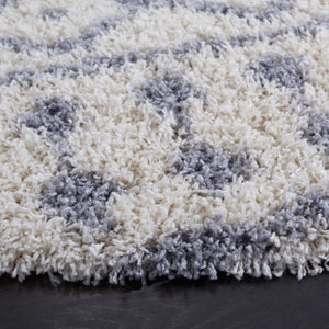 Venus Shag 600 Venus Shag 684 Shag Power Loomed 60% Polypropylene 35% Recycled Polyester 5% Latex Rug Ivory / Grey