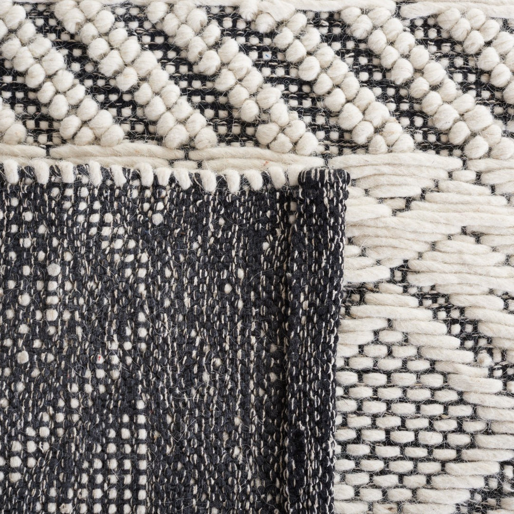 Safavieh Vermont 157 Hand Woven Wool and Cotton Bohemian Rug VRM157Z-8