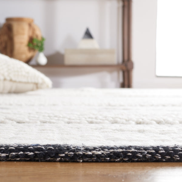 Safavieh Vermont 158 Hand Woven Wool and Cotton Bohemian Rug VRM158Z-8