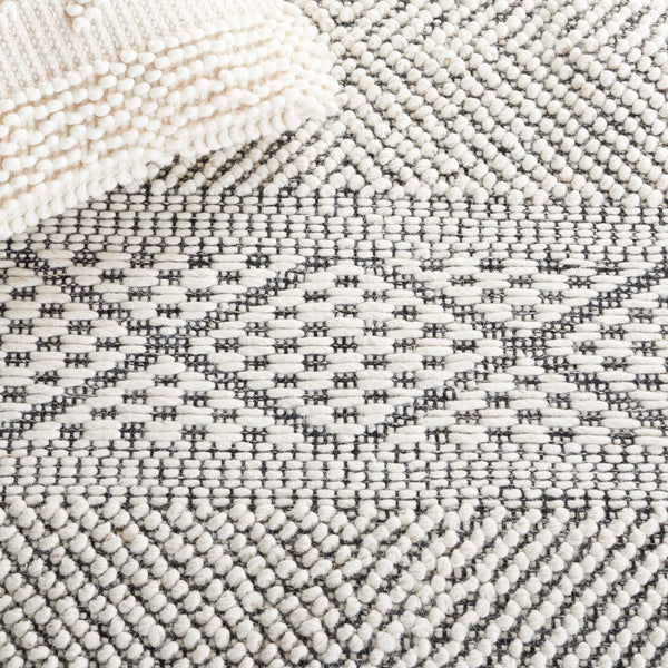 Safavieh Vermont 158 Hand Woven Wool and Cotton Bohemian Rug VRM158Z-8