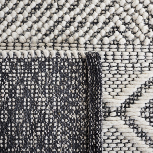 Safavieh Vermont 158 Hand Woven Wool and Cotton Bohemian Rug VRM158Z-8