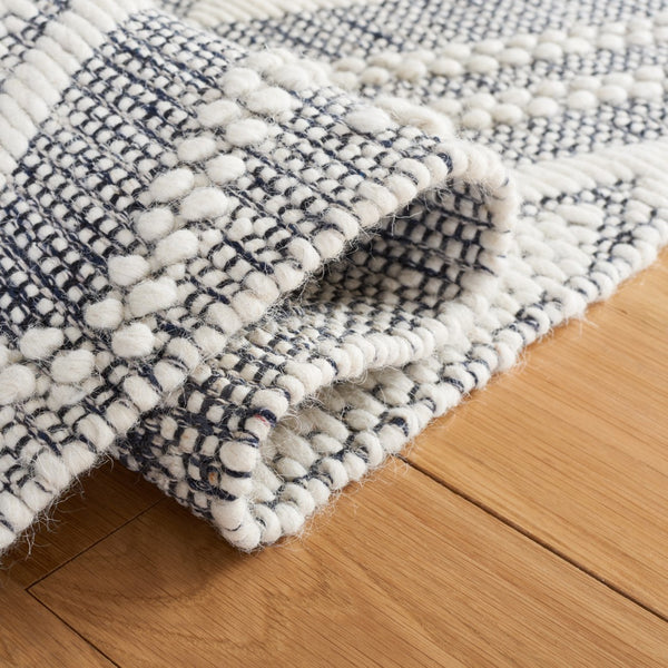 Safavieh Vermont 159 Hand Woven Wool and Cotton Bohemian Rug VRM159N-8