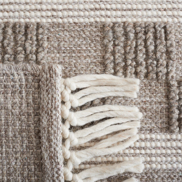 Safavieh Vermont 253 Hand Loomed 70% Wool and 30% Cotton Bohemian Rug VRM253T-5