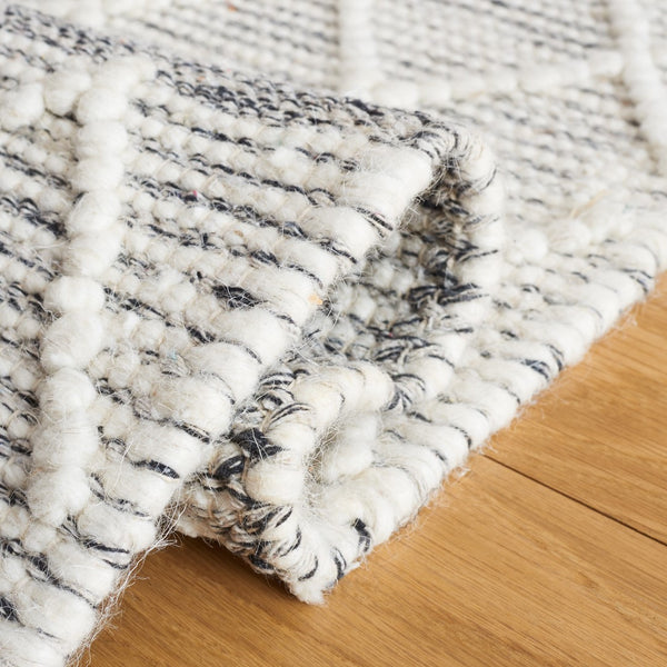 Safavieh Vermont 256 Hand Loomed 70% Wool and 30% Cotton Bohemian Rug VRM256F-5