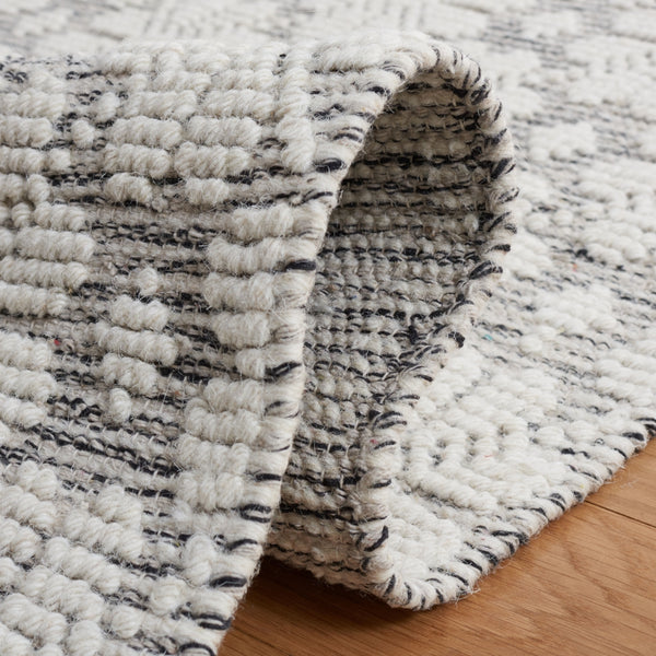 Safavieh Vermont 303 Hand Woven 100% Wool Pile Rug X22X VRM303F-5