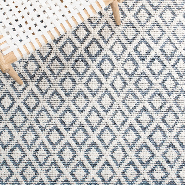 Safavieh Vermont 304 Hand Woven 100% Wool Pile Rug X22X VRM304M-5