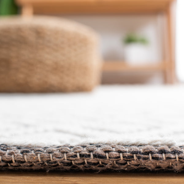 Safavieh Vermont 304 Hand Woven 100% Wool Pile Rug X22X VRM304T-5