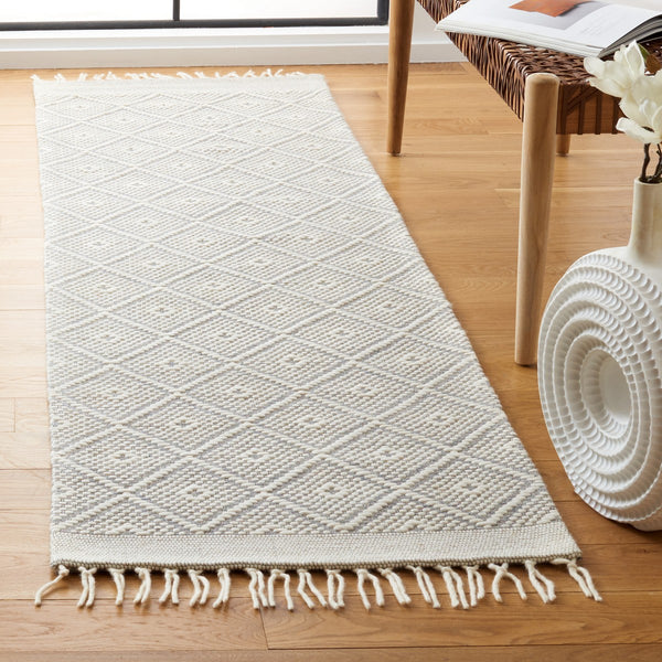 Safavieh Vermont 311 Hand Loomed 70% Nz Wool, 30% Cotton Rug X22X VRM311A-8