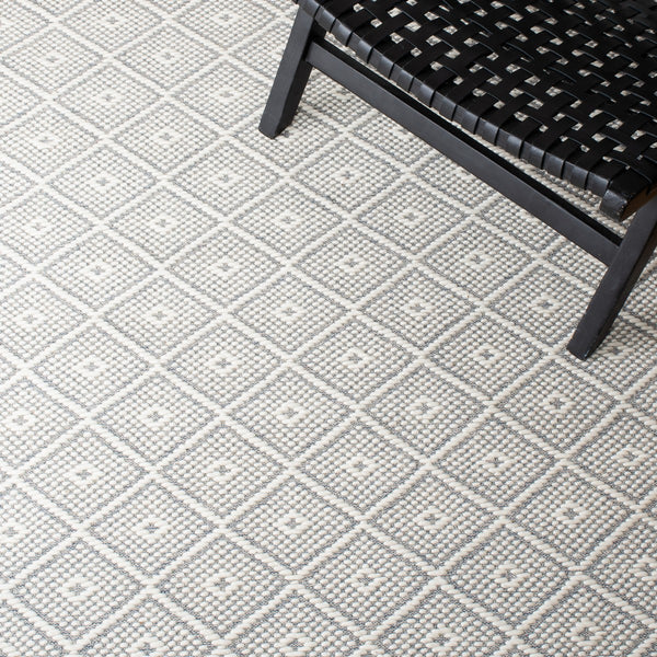 Safavieh Vermont 311 Hand Loomed 70% Nz Wool, 30% Cotton Rug X22X VRM311A-8