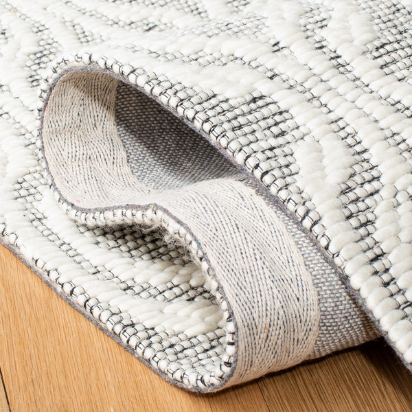 Safavieh Vermont 312 Hand Loomed 70% Nz Wool, 30% Cotton Rug X22X VRM312A-8