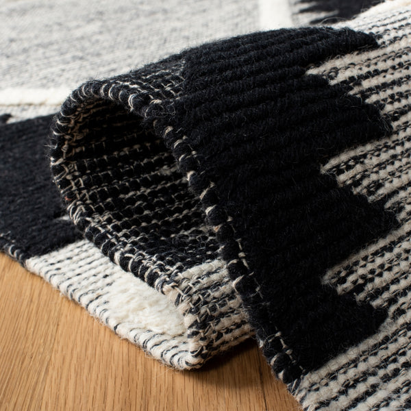 Safavieh Vermont Woollen Dhurry (Hand-Loomed) 60% Wool 40% Cotton Rug Black / Ivory VRM602H-5