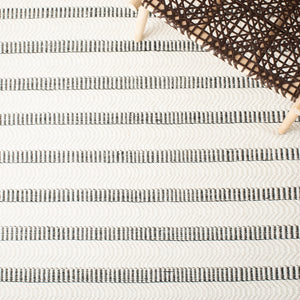 Vermont 804 Hand Tufted 80% Wool, 20% Cotton Rug Black / Ivory 80% WOOL, 20% COTTON VRM804Z-5