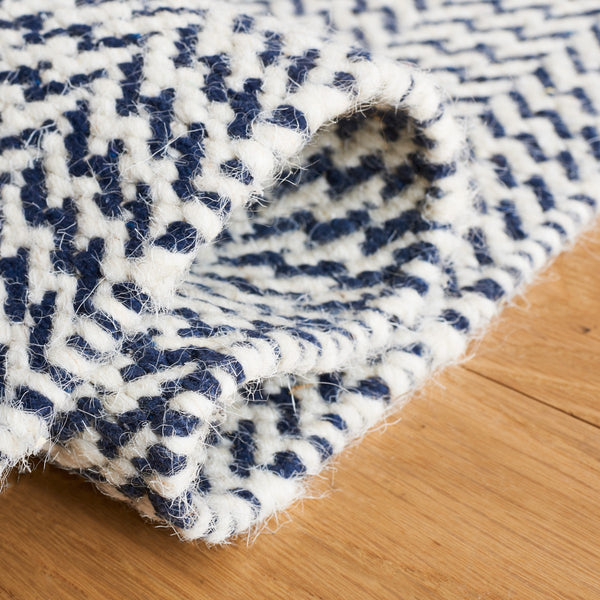 Safavieh Vermont 902 Hand Woven 60% Cotton and 40% Wool Contemporary Rug VRM902N-6SQ