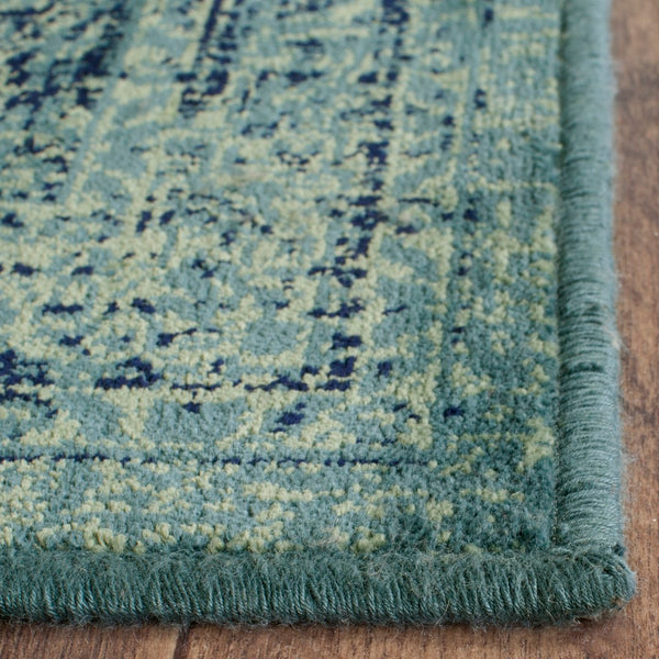 Safavieh Vintage 112 Power Loomed 67.7% Viscose/20.6% Polyester/11.8% Cotton Rug VTG112-2220-35