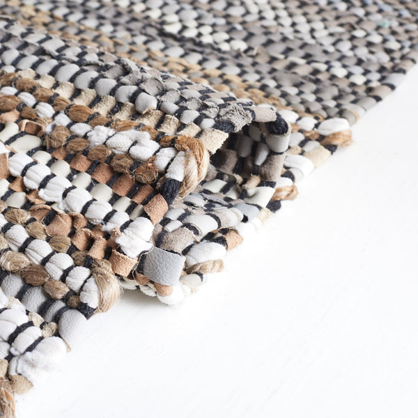 Safavieh Vintage Leather 204 Hand Woven 90% Leather And 10% Jute Rug VTL204F-5